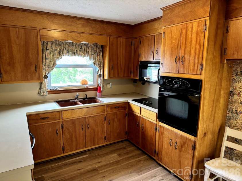 1 Clearview Street, Granite Falls, NC 28630.  MLS# CAR4374917, YatesRealty ID 17289. 