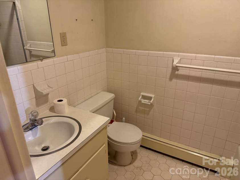 1 Clearview Street, Granite Falls, NC 28630.  MLS# CAR4374917, YatesRealty ID 17289. 