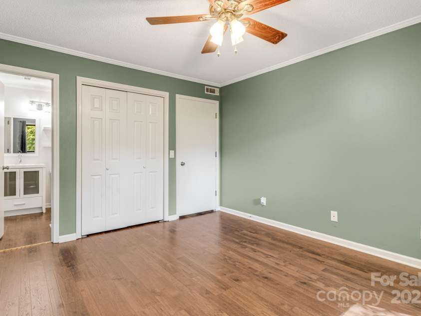 15 Lake Drive, Laurel Park, NC 28739.  MLS# CAR4266698, YatesRealty ID 17289. 
