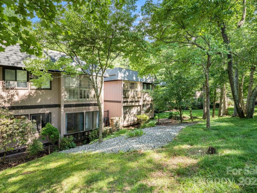 15 Lake Drive, Laurel Park, NC 28739.  MLS# CAR4266698, YatesRealty ID 17289. 