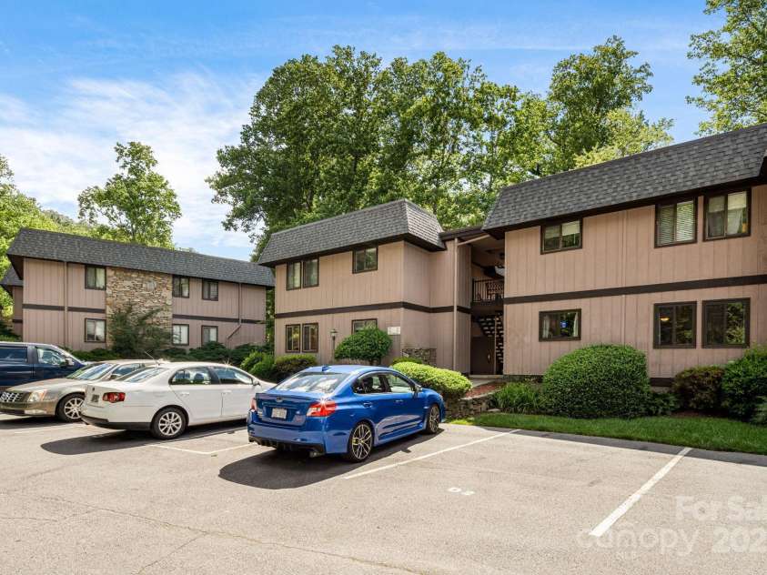 15 Lake Drive, Laurel Park, NC 28739.  MLS# CAR4266698, YatesRealty ID 17289. 