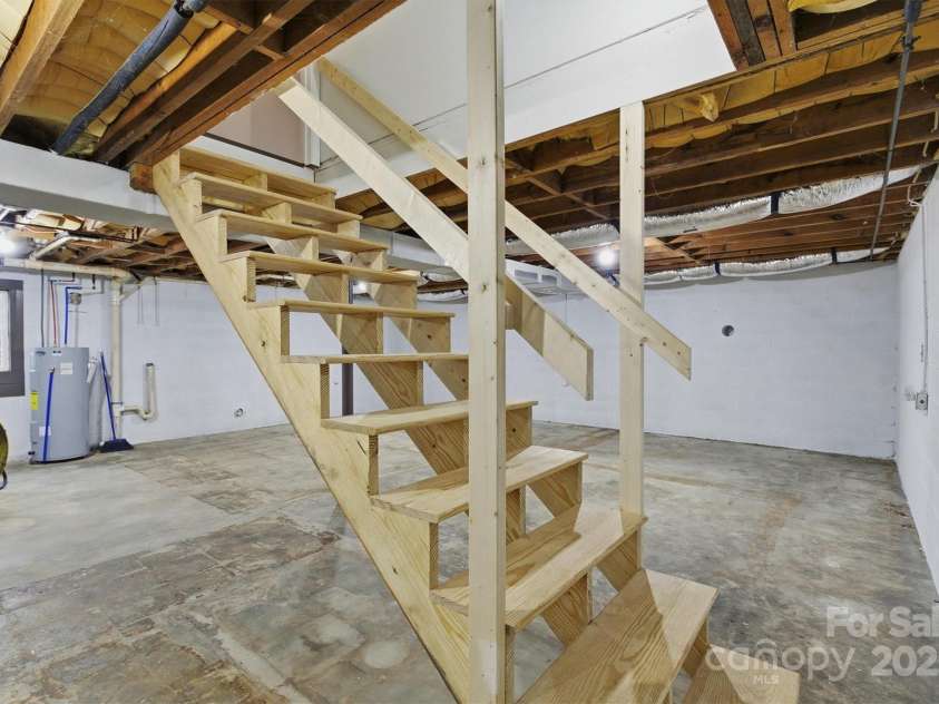 3630 Spencer Lane, Lenoir, NC 28645.  MLS# CAR4326342, YatesRealty ID 1729. 