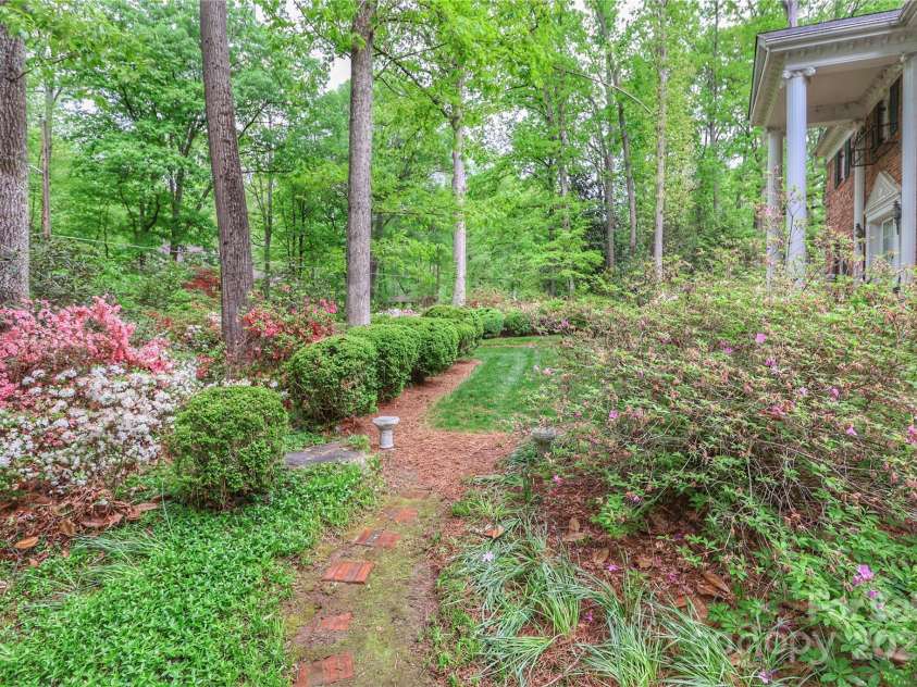 715 Saint Cloud Drive, Statesville, NC 28625.  MLS# CAR4168415, YatesRealty ID 1729. 