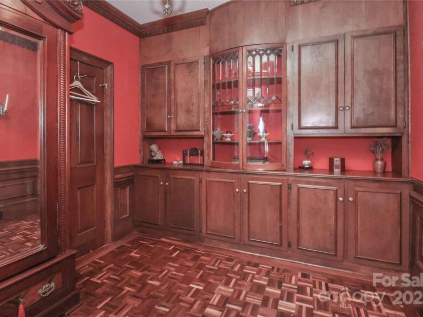 715 Saint Cloud Drive, Statesville, NC 28625.  MLS# CAR4168415, YatesRealty ID 1729. 