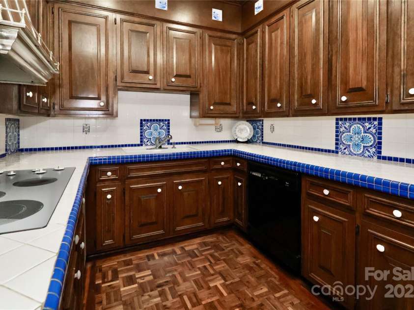 715 Saint Cloud Drive, Statesville, NC 28625.  MLS# CAR4168415, YatesRealty ID 1729. 