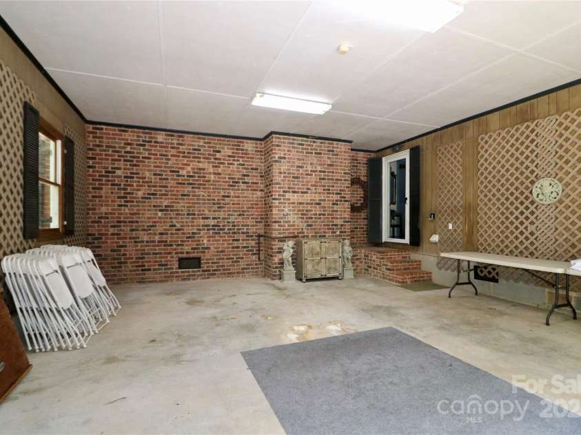 715 Saint Cloud Drive, Statesville, NC 28625.  MLS# CAR4168415, YatesRealty ID 1729. 