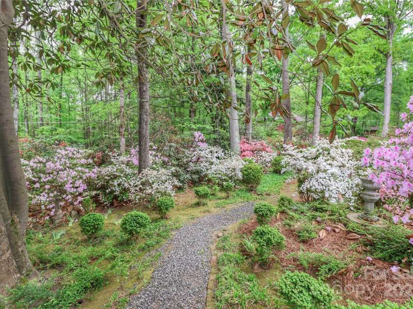 715 Saint Cloud Drive, Statesville, NC 28625.  MLS# CAR4168415, YatesRealty ID 1729. 