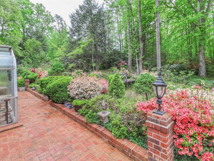 715 Saint Cloud Drive, Statesville, NC 28625.  MLS# CAR4168415, YatesRealty ID 1729. 