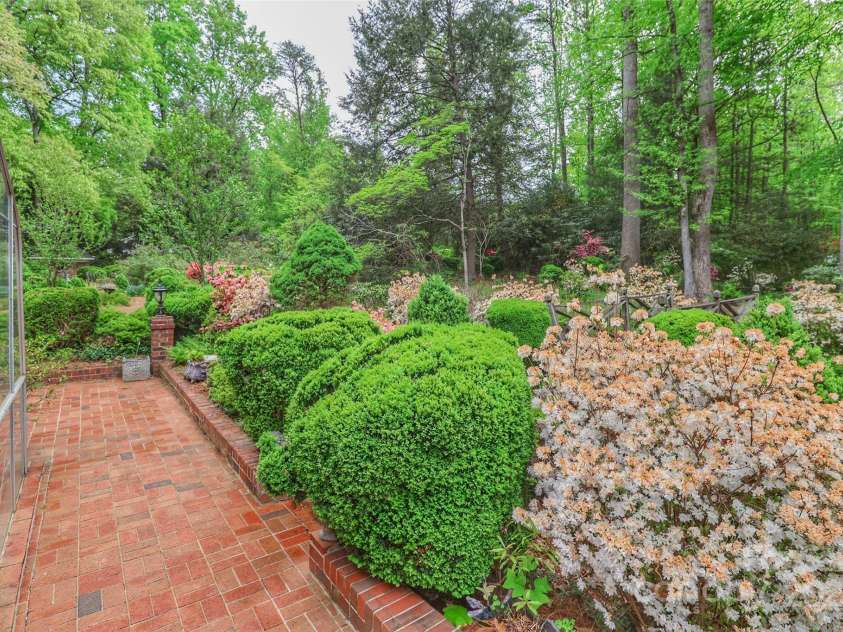 715 Saint Cloud Drive, Statesville, NC 28625.  MLS# CAR4168415, YatesRealty ID 1729. 