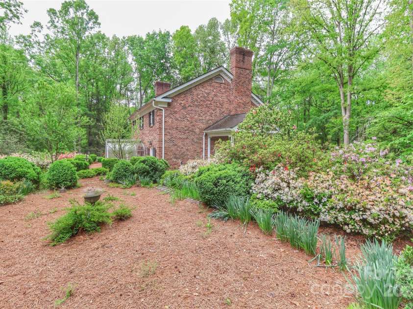 715 Saint Cloud Drive, Statesville, NC 28625.  MLS# CAR4168415, YatesRealty ID 1729. 