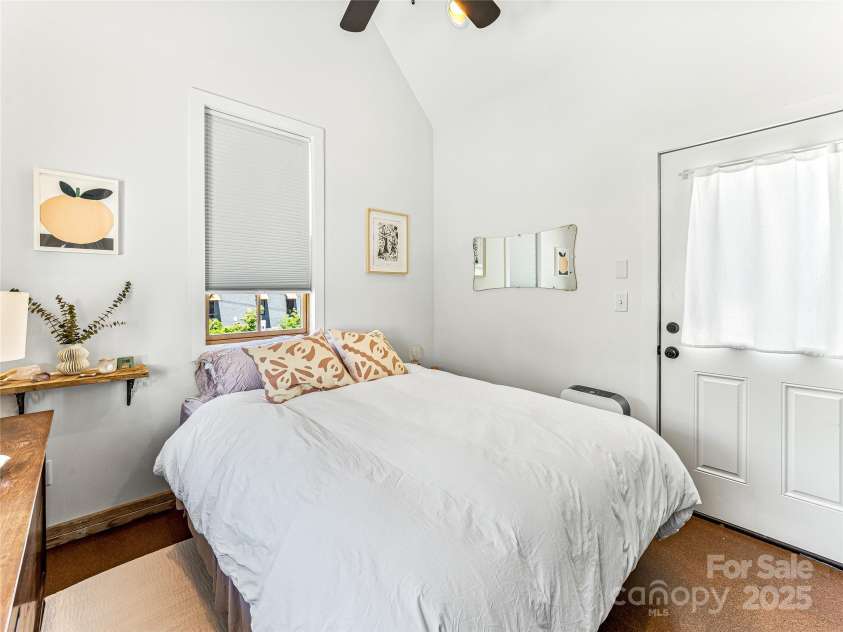 6 Wamboldt Avenue, Asheville, NC 28806.  MLS# CAR4266658, YatesRealty ID 17290. 