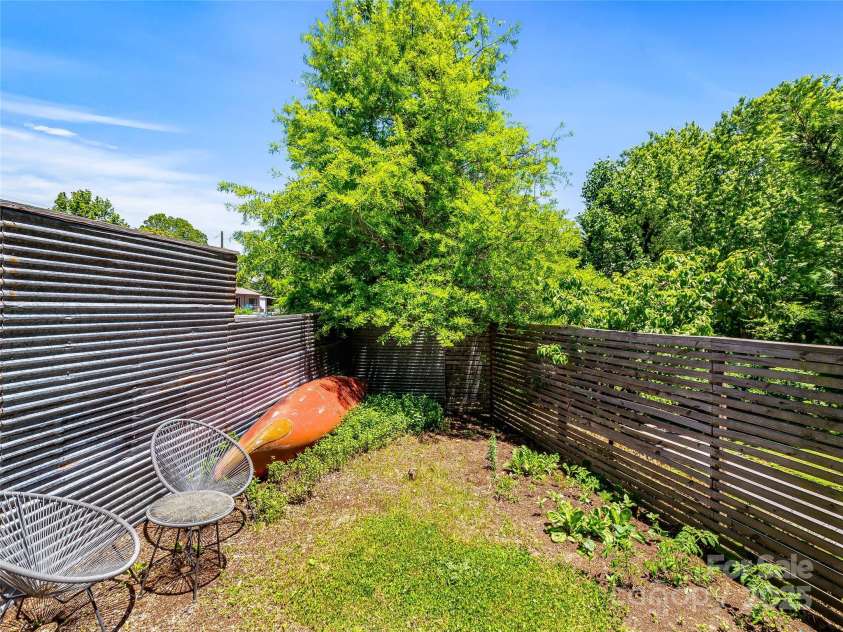 6 Wamboldt Avenue, Asheville, NC 28806.  MLS# CAR4266658, YatesRealty ID 17290. 