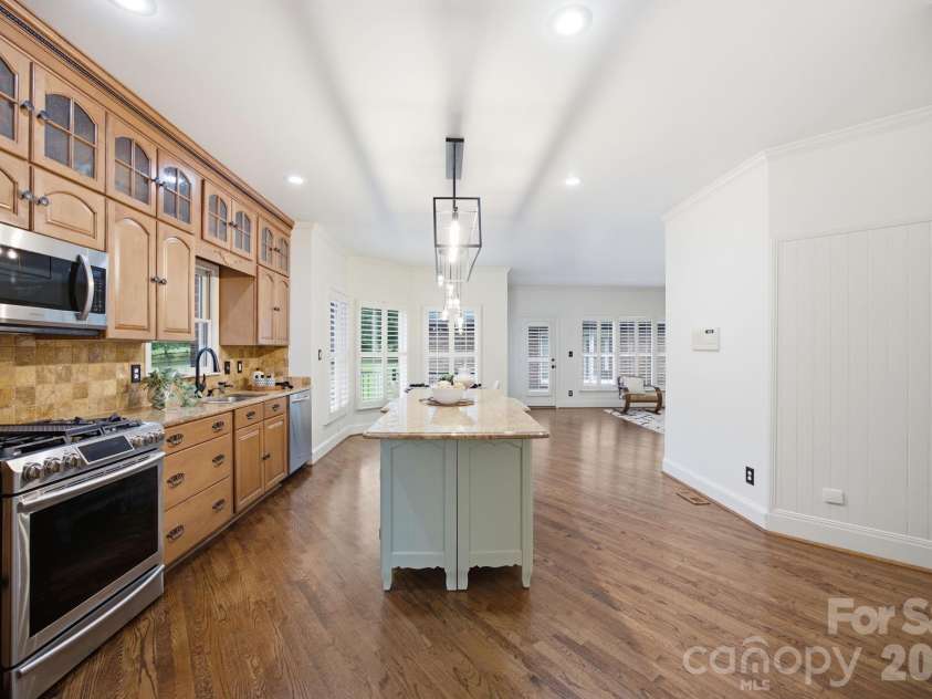 4122 Amarillo Drive, Concord, NC 28027.  MLS# CAR4404191, YatesRealty ID 17291. Kitchen with a movable island