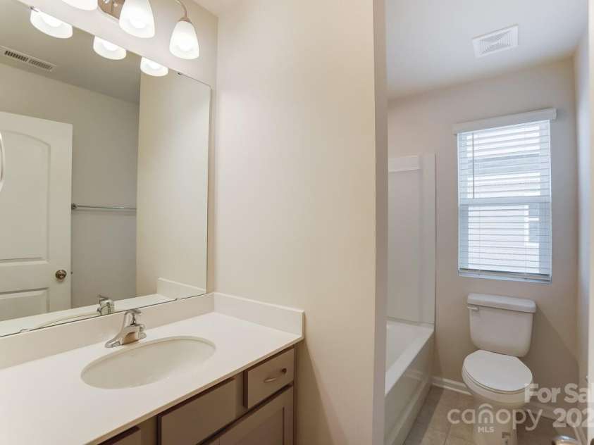 7220 Hodges Meadow Lane, Charlotte, NC 28213.  MLS# CAR4267228, YatesRealty ID 17291. Full bath 2 upstairs