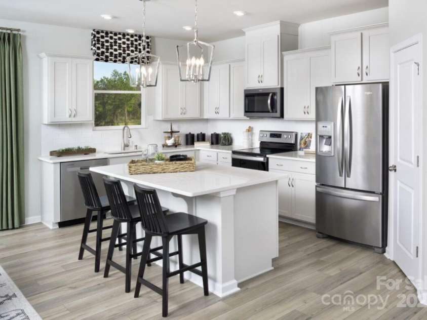 7220 Hodges Meadow Lane, Charlotte, NC 28213.  MLS# CAR4267228, YatesRealty ID 17291. Kitchen