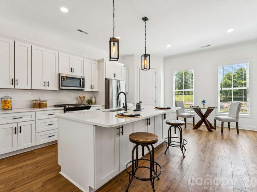 5860 Pittmon Lane, Kannapolis, NC 28081.  MLS# CAR4374434, YatesRealty ID 17292. Kitchen