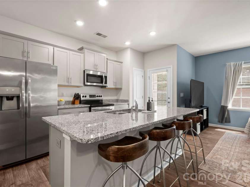 6132 Guildford Hill Lane, Charlotte, NC 28215.  MLS# CAR4373709, YatesRealty ID 17293. 