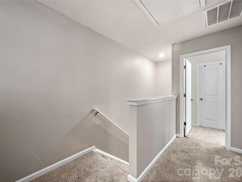 6132 Guildford Hill Lane, Charlotte, NC 28215.  MLS# CAR4373709, YatesRealty ID 17293. 