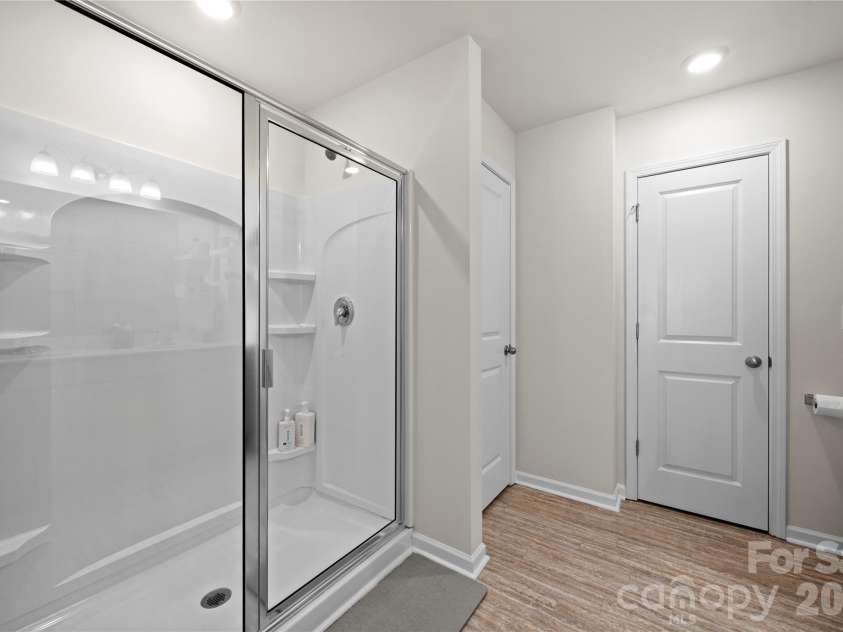 6132 Guildford Hill Lane, Charlotte, NC 28215.  MLS# CAR4373709, YatesRealty ID 17293. 