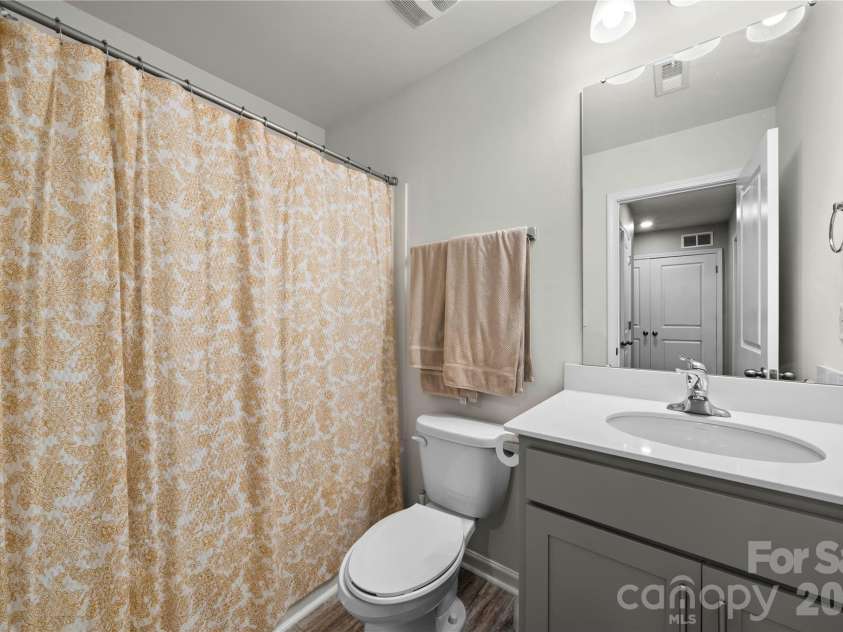 6132 Guildford Hill Lane, Charlotte, NC 28215.  MLS# CAR4373709, YatesRealty ID 17293. 