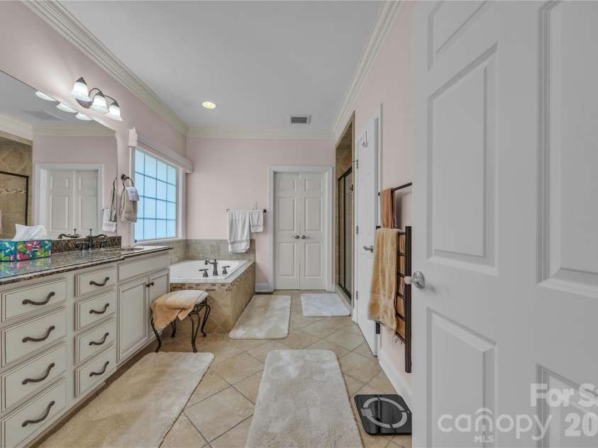 118 Bradford Court, Jefferson, NC 28640.  MLS# CAR4370001, YatesRealty ID 17294. 