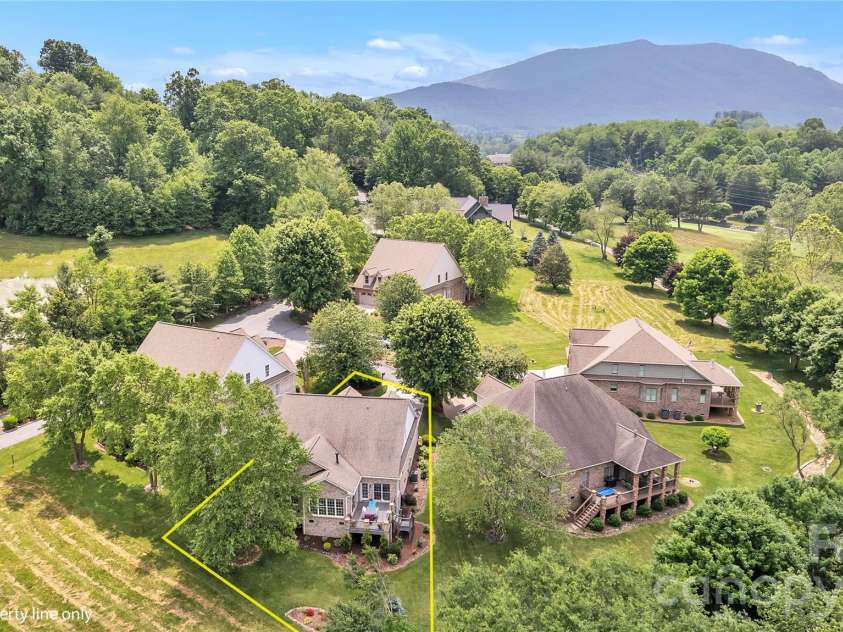 118 Bradford Court, Jefferson, NC 28640.  MLS# CAR4370001, YatesRealty ID 17294. 