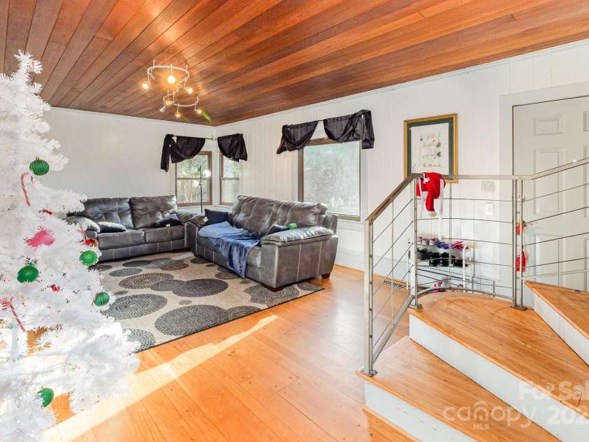 335 Summit Court, Concord, NC 28025.  MLS# CAR4267203, YatesRealty ID 17294. 