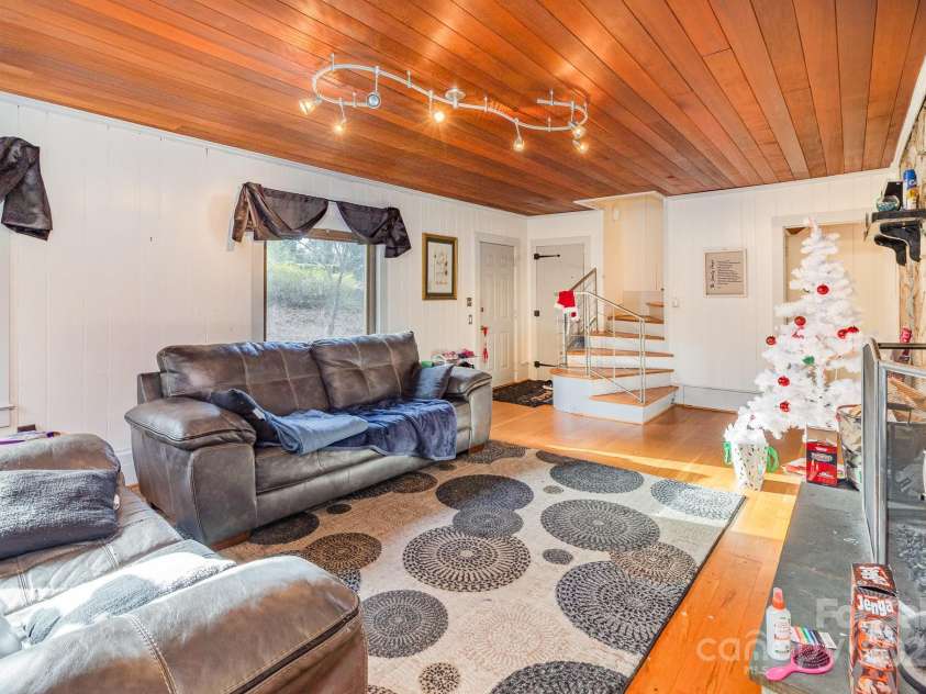 335 Summit Court, Concord, NC 28025.  MLS# CAR4267203, YatesRealty ID 17294. 