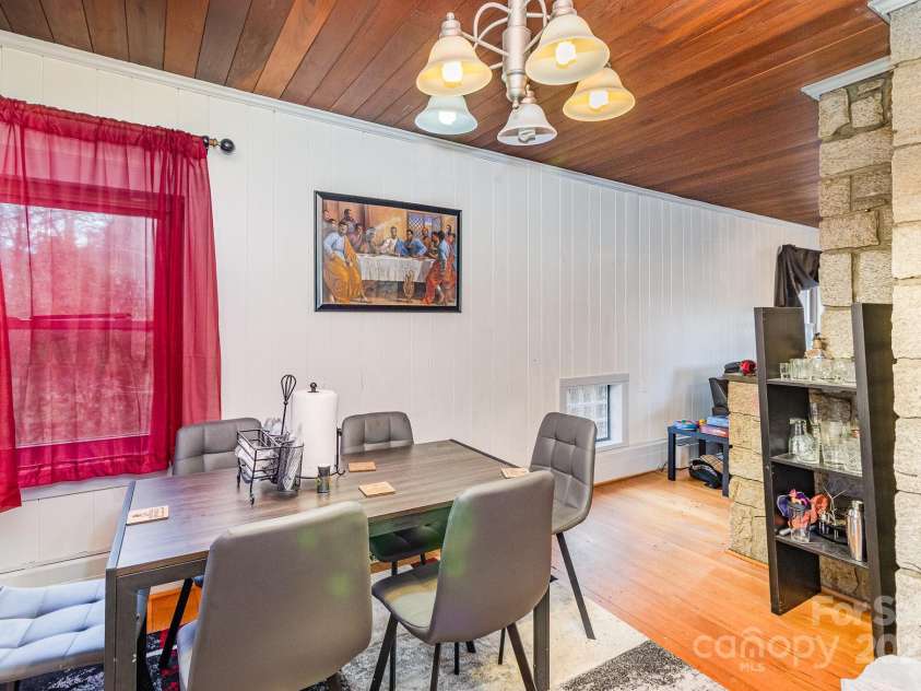 335 Summit Court, Concord, NC 28025.  MLS# CAR4267203, YatesRealty ID 17294. 