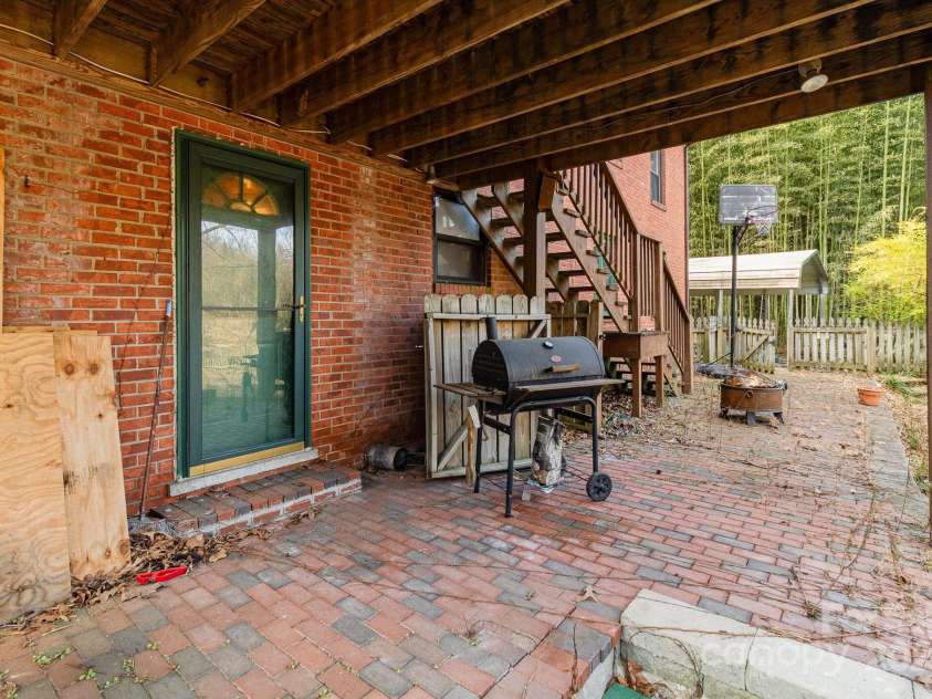 335 Summit Court, Concord, NC 28025.  MLS# CAR4267203, YatesRealty ID 17294. 