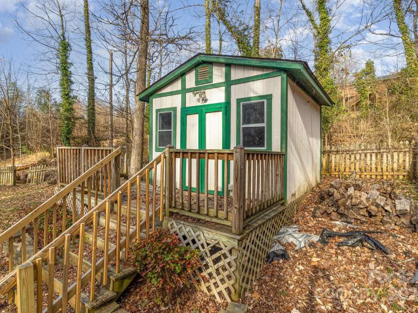 335 Summit Court, Concord, NC 28025.  MLS# CAR4267203, YatesRealty ID 17294. 