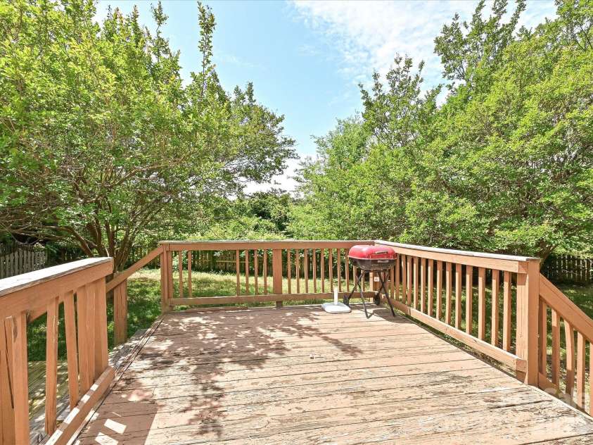13623 Christian Tyler Court, Charlotte, NC 28278.  MLS# CAR4355131, YatesRealty ID 17295. Deck