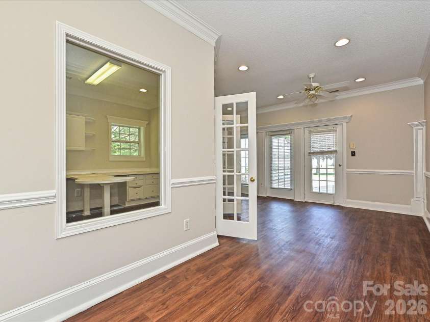 13623 Christian Tyler Court, Charlotte, NC 28278.  MLS# CAR4355131, YatesRealty ID 17295. Flex space on main