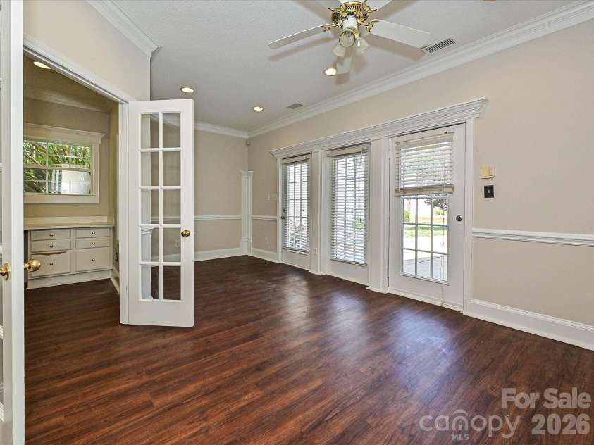 13623 Christian Tyler Court, Charlotte, NC 28278.  MLS# CAR4355131, YatesRealty ID 17295. Flex space on main