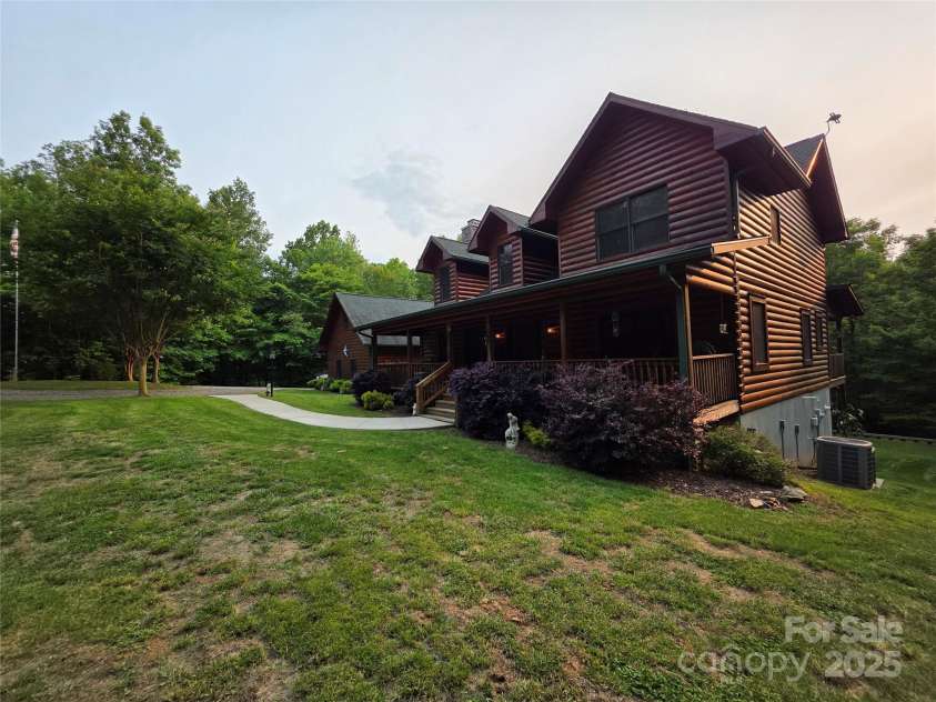 320 Estes Farm Trail, Eden, NC 27288.  MLS# CAR4266379, YatesRealty ID 17295. 