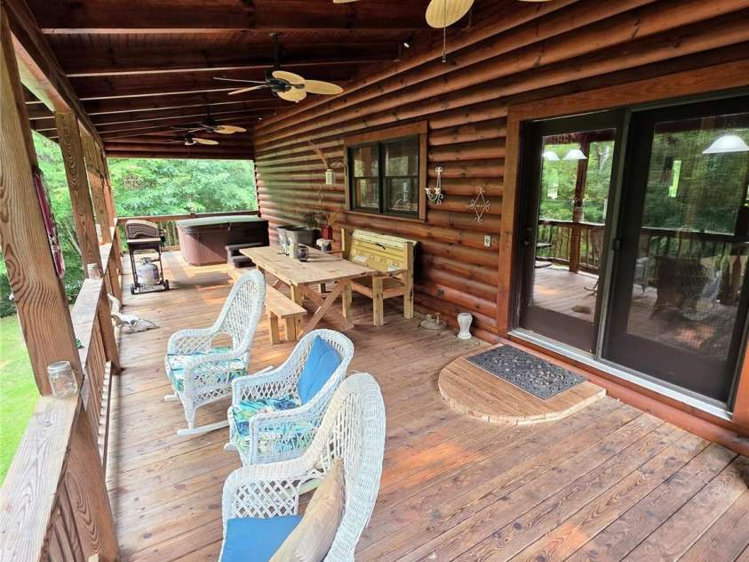 320 Estes Farm Trail, Eden, NC 27288.  MLS# CAR4266379, YatesRealty ID 17295. 