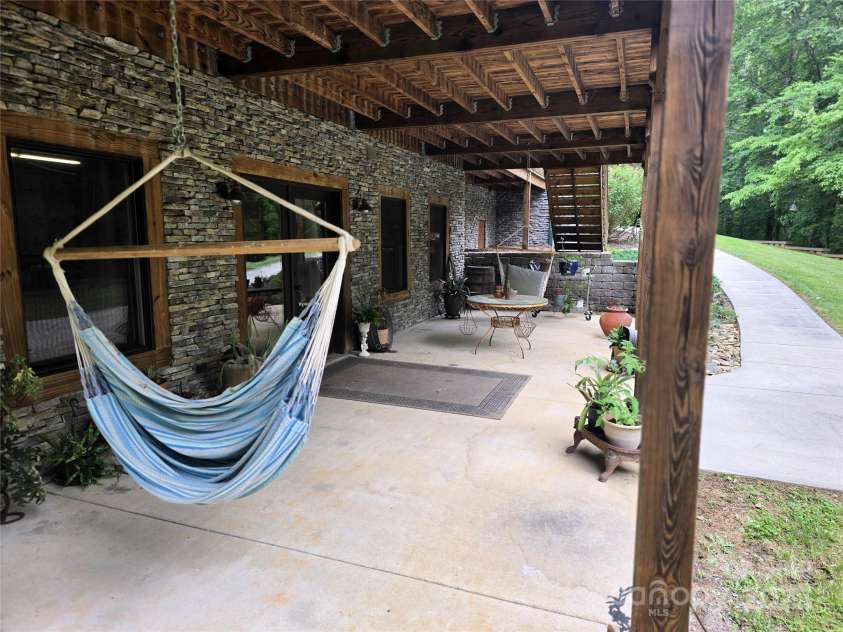 320 Estes Farm Trail, Eden, NC 27288.  MLS# CAR4266379, YatesRealty ID 17295. 