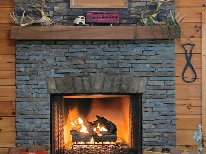 320 Estes Farm Trail, Eden, NC 27288.  MLS# CAR4266379, YatesRealty ID 17295. 