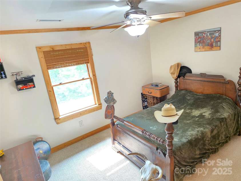 320 Estes Farm Trail, Eden, NC 27288.  MLS# CAR4266379, YatesRealty ID 17295. 