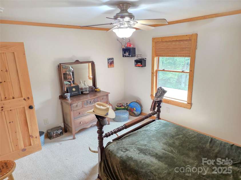 320 Estes Farm Trail, Eden, NC 27288.  MLS# CAR4266379, YatesRealty ID 17295. 