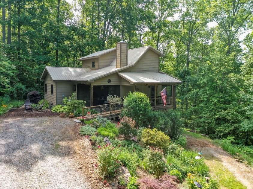 309 Willow Lakes Drive, Rutherfordton, NC 28139.  MLS# CAR4266550, YatesRealty ID 17296. 