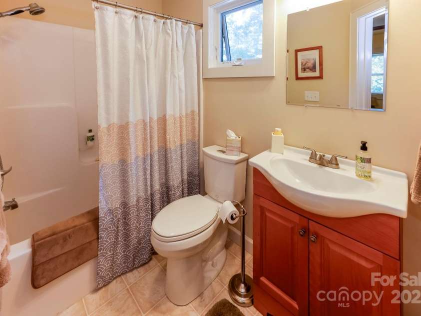 309 Willow Lakes Drive, Rutherfordton, NC 28139.  MLS# CAR4266550, YatesRealty ID 17296. 