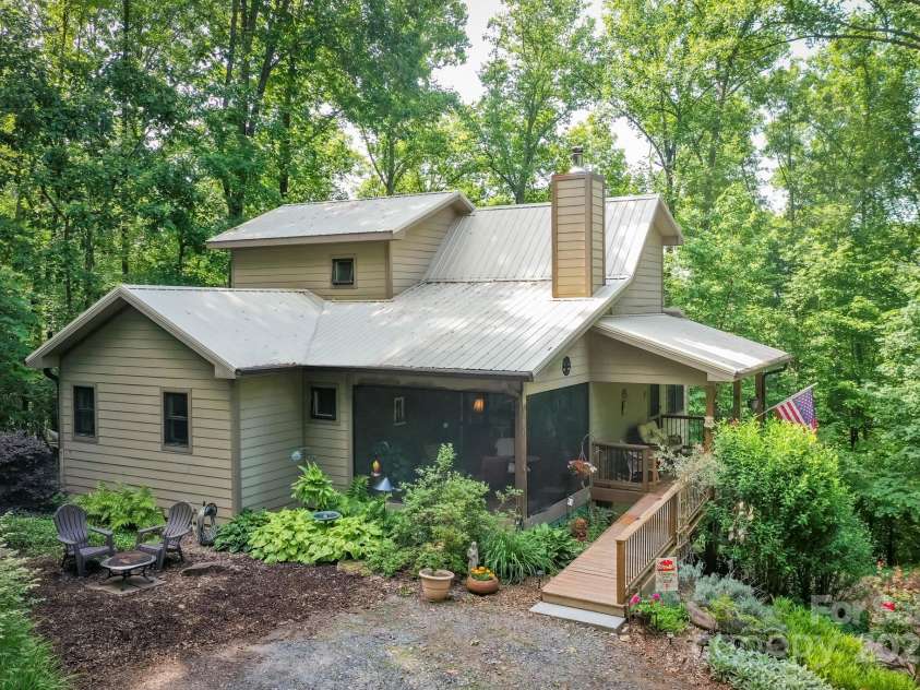 309 Willow Lakes Drive, Rutherfordton, NC 28139.  MLS# CAR4266550, YatesRealty ID 17296. 