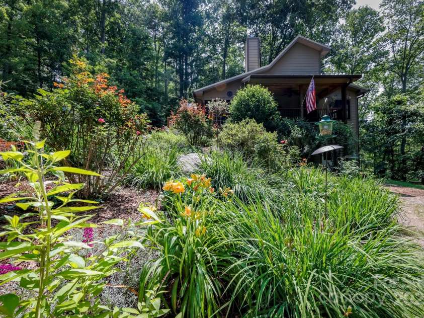 309 Willow Lakes Drive, Rutherfordton, NC 28139.  MLS# CAR4266550, YatesRealty ID 17296. 