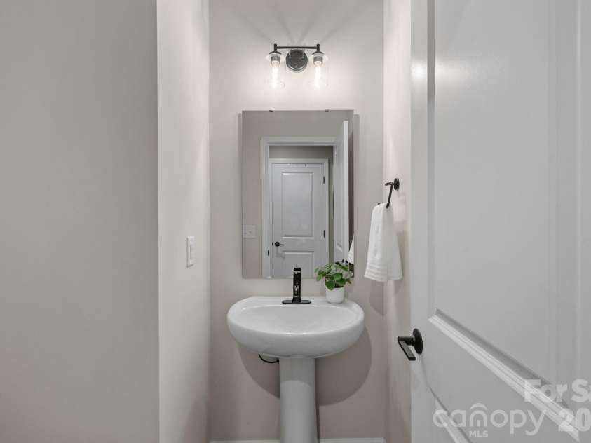 118 Berkeley Avenue, Mooresville, NC 28117.  MLS# CAR4405040, YatesRealty ID 17297. 