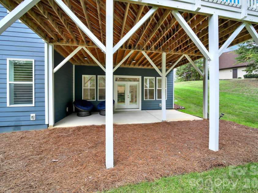 3509 Aqua Point Drive, York, SC 29745.  MLS# CAR4352605, YatesRealty ID 17298. 