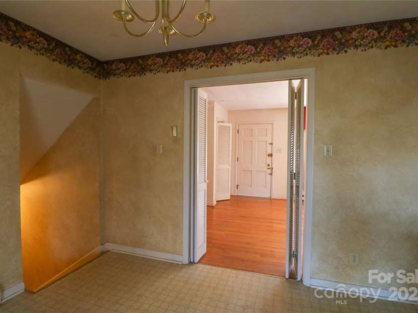170 Heritage Lane, Salisbury, NC 28147.  MLS# CAR4263869, YatesRealty ID 17299. Eat in kitchen