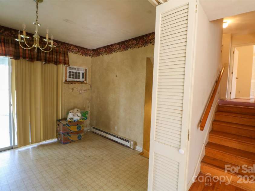 170 Heritage Lane, Salisbury, NC 28147.  MLS# CAR4263869, YatesRealty ID 17299. Eat in kitchen