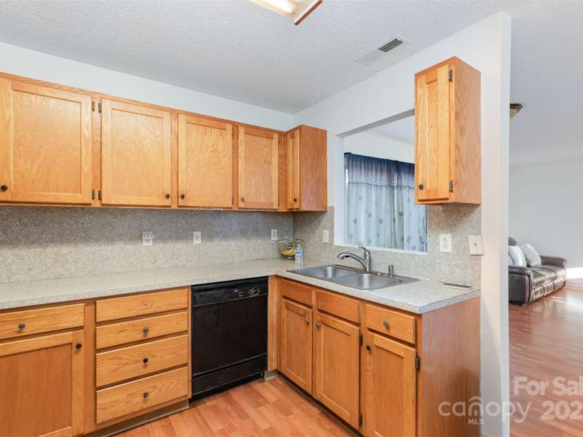 5812 Autumn Trace Lane, Indian Trail, NC 28079.  MLS# CAR4320422, YatesRealty ID 17299. 