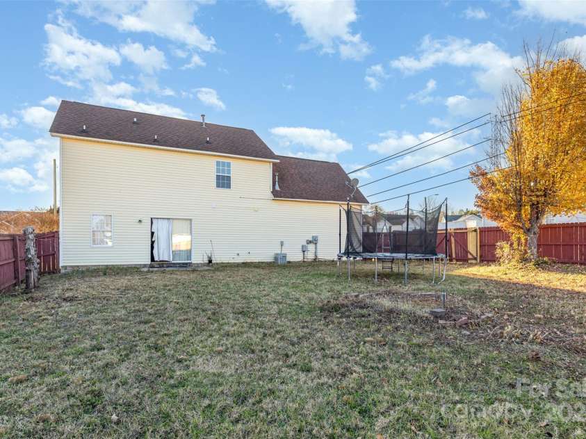 5812 Autumn Trace Lane, Indian Trail, NC 28079.  MLS# CAR4320422, YatesRealty ID 17299. 
